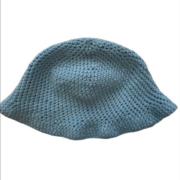 Handmade crochet bucket hat - Picture 1 of 3